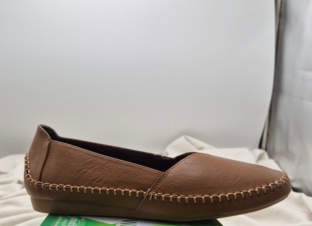 NEW Easy Street Amity Tan Whipstitch Comfort Wave Slip On Ballet Flats 8.5 N